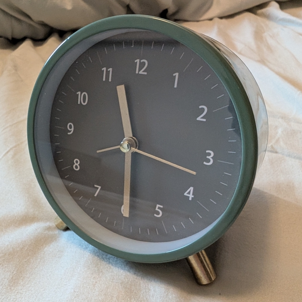 Elegant Green and Gold Desk Clock